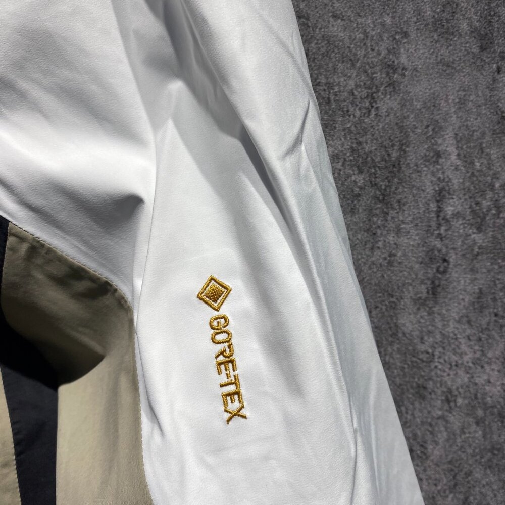 Arc'teryx BEAMS Hardshell Jacket - image 6